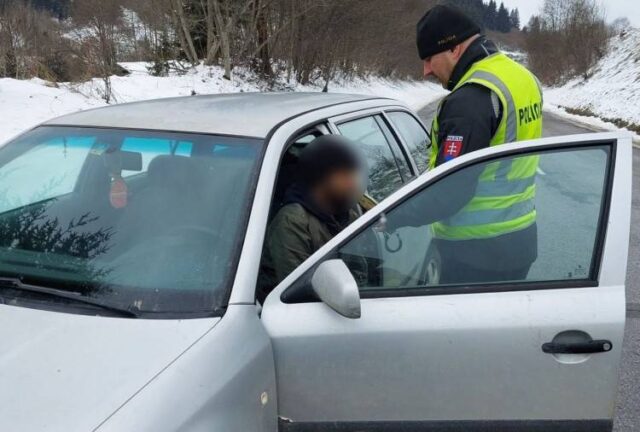 Na cestách v Žilinskom kraji jazdili podgurážení vodiči a cyklisti