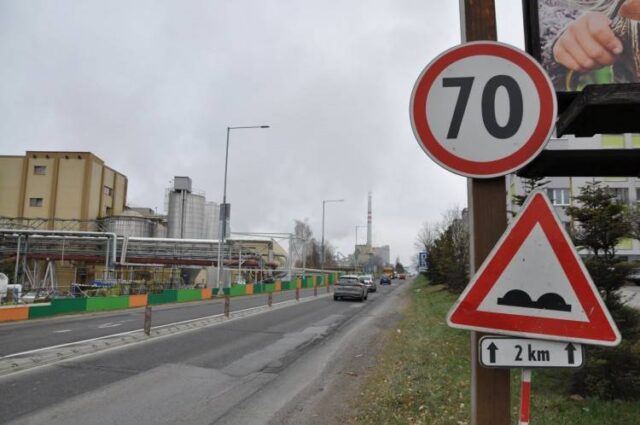 Začiatok prác na oprave hlavnej cesty je zastavený