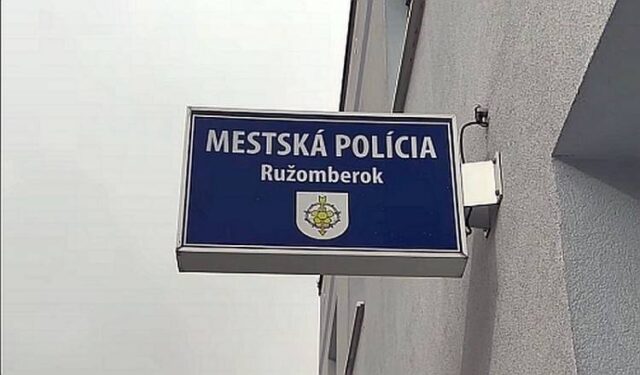 Mestskí policajti pomohli pri záchrane ženy
