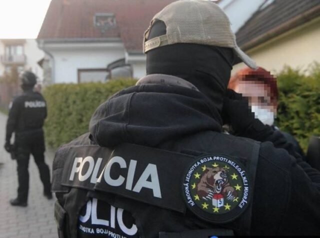 V Ružomberku chytili prevádzačku s migrantmi z Afganistanu