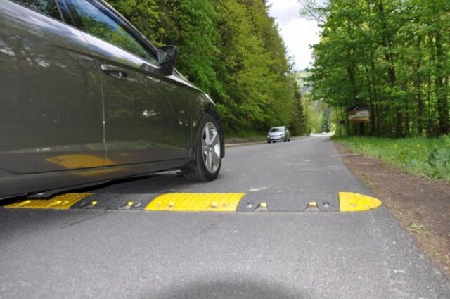 Na Hrabovskej ceste pribudli retardéry