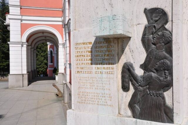 Zachraňovali dezorientované ženy aj bustu Scotusa Viatora