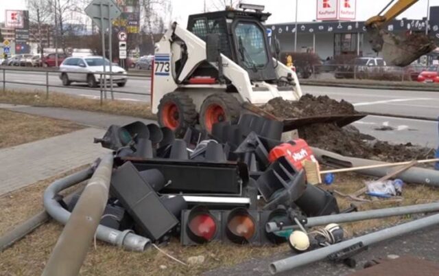 Pozor, semafory pri  Shell a nemocnici sú odstavené