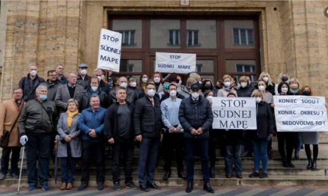 Uskutočnil sa protest proti zrušeniu súdu v Ružomberku
