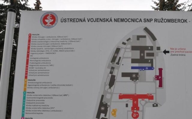 Vo vojenskej nemocnici je hospitalizovaných 56 pacientov s COVID-19