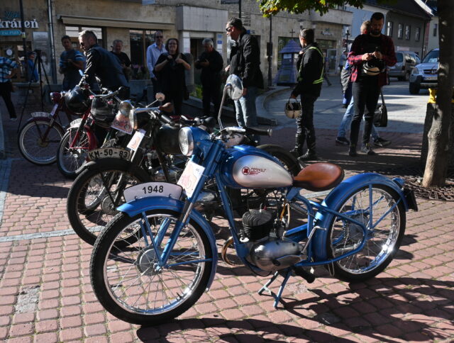 Prehliadka historických motocyklových skvostov