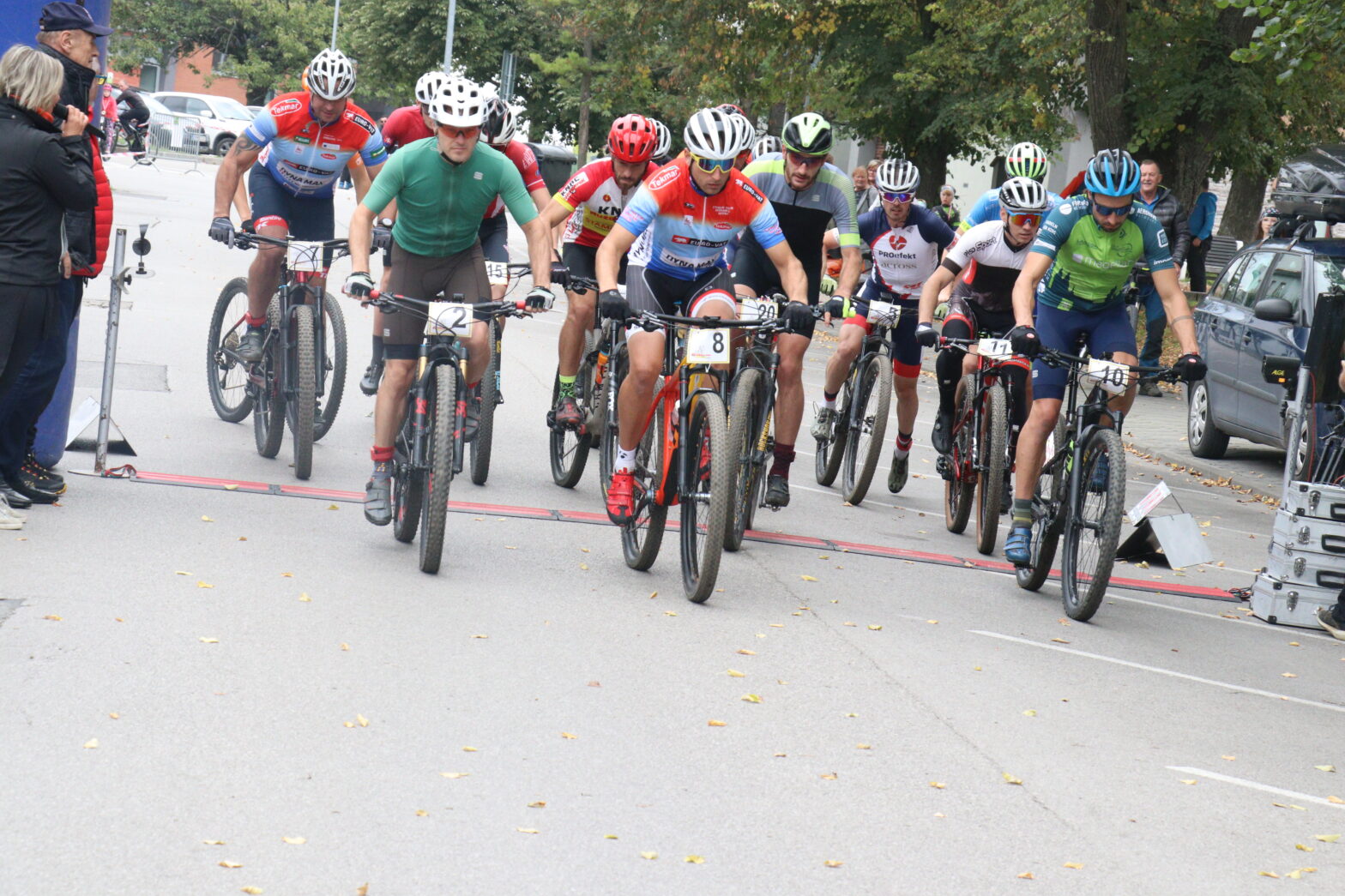 Opäť slovenská špecialita v Liptove - bikeri na schodoch