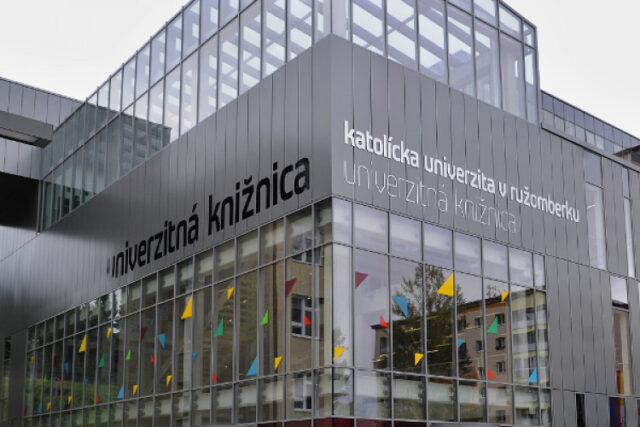 Expozícia mladých srbských výtvarníkov v Univerzitnej knižnici