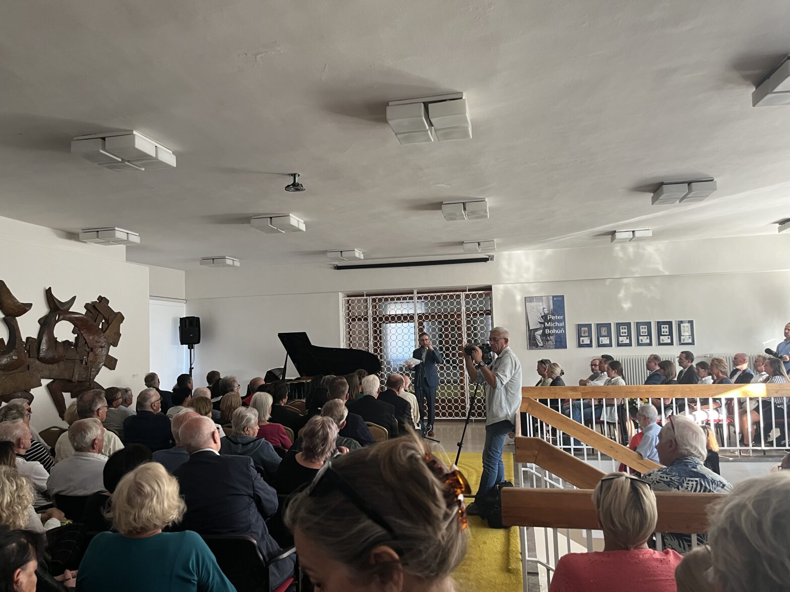 Ján Kudlička v plnej paráde v mikulášskej galérii