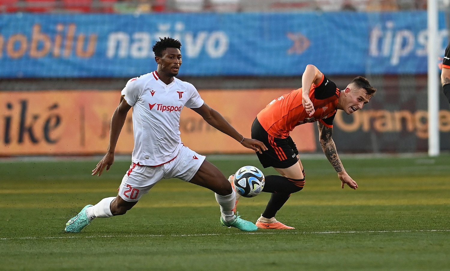 Futbalová pozvánka na piatok: Ružomberok - Trenčín