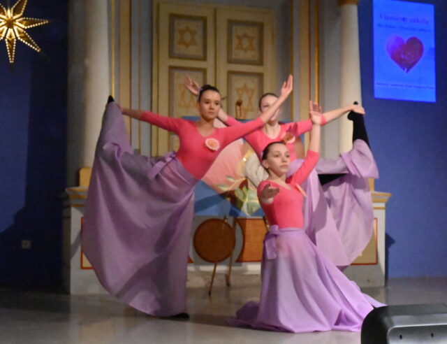 Víanočná aukcia výtvarných diel