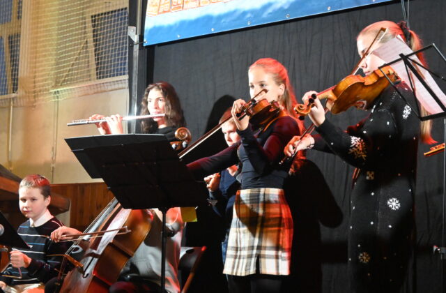 Do vianočného mestečka zavítali žiacke talenty