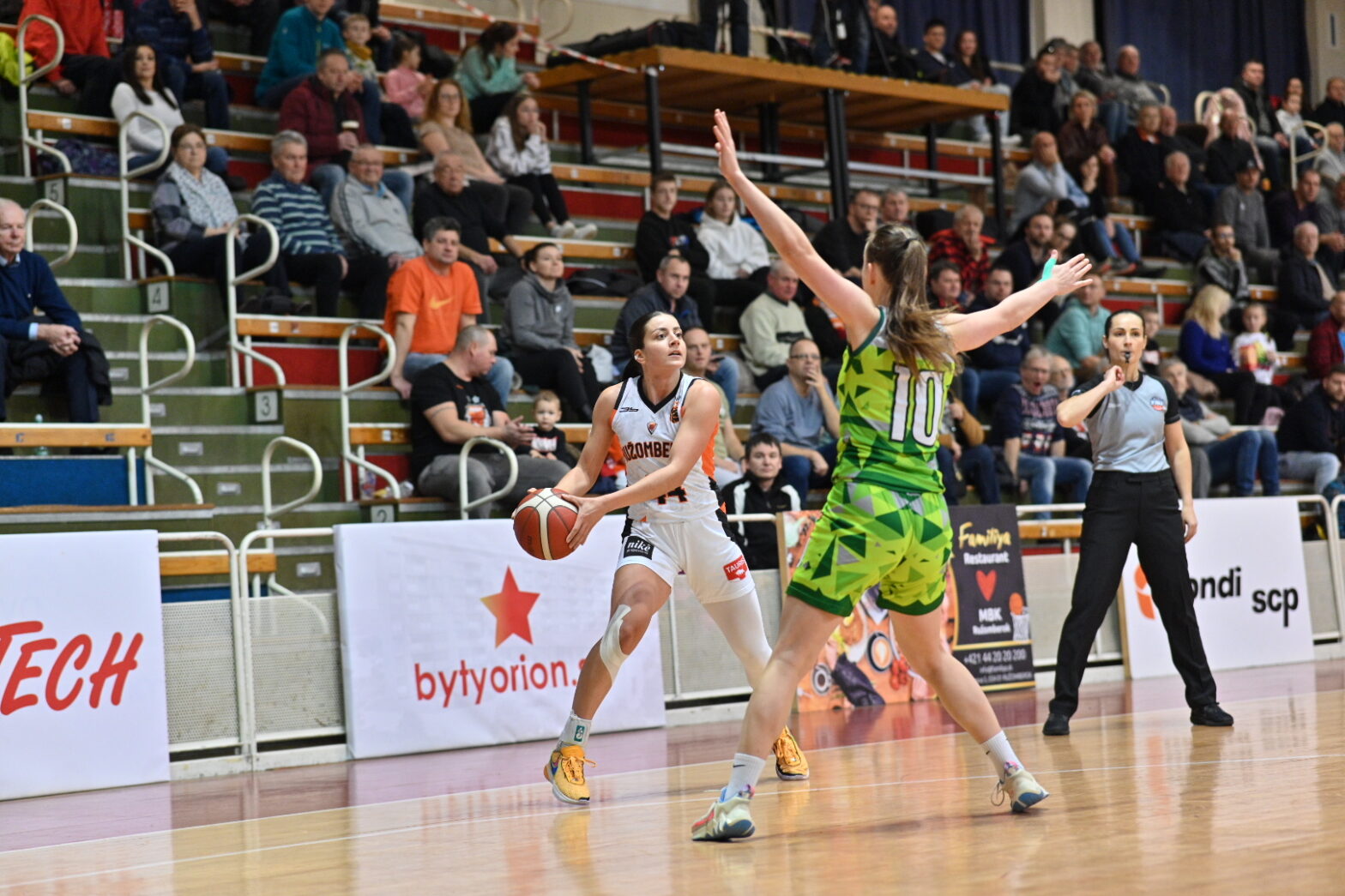 Pod extraligovými košmi: Ružomberok - Šamorín 82:30