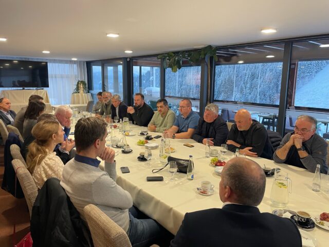 Zástupcovia Mondi SCP a mesta rokovali o spolupráci, dodávkach tepla, podpore športu