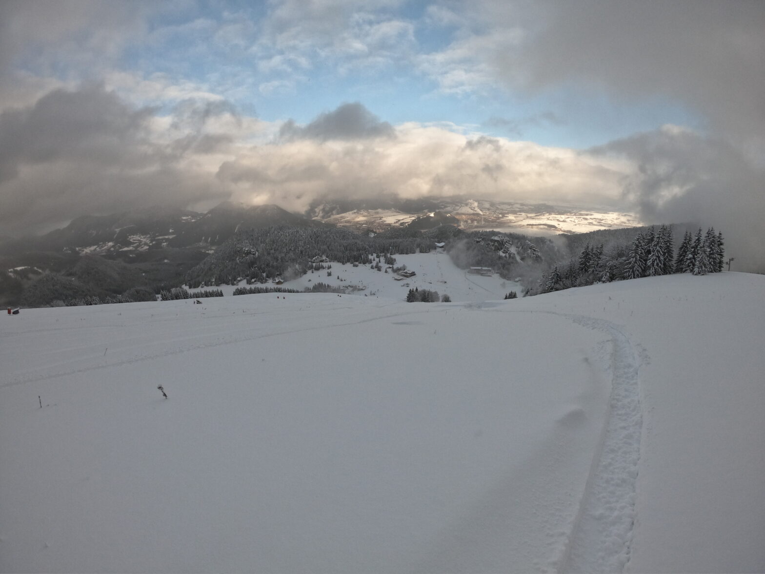 Na Málinom Brde sa od dnes lyžuje
