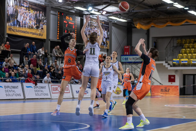 Pred pohárom s L. Hadačovou