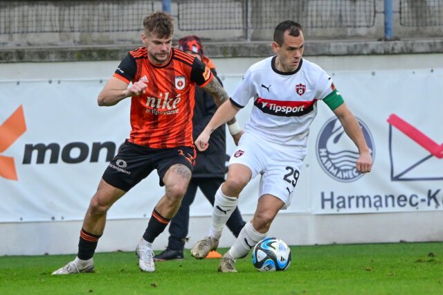 S. J. Hladíkom, ktorý pretrhol gólové mlčanie