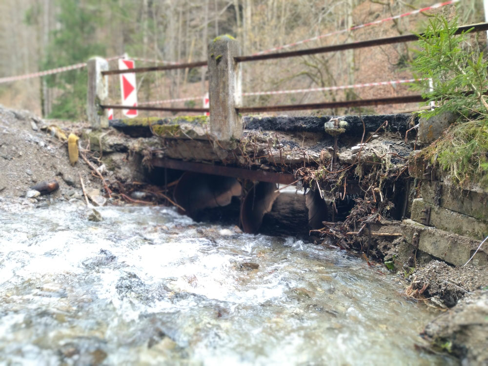 Havarijný stav mosta v Korytnici