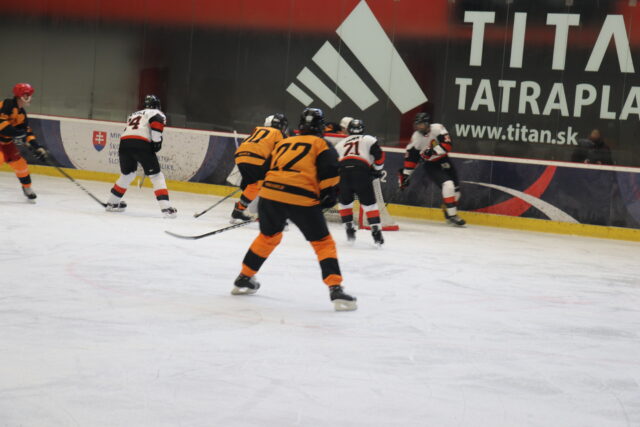 S “hokejistami z Katolíckej univerzity