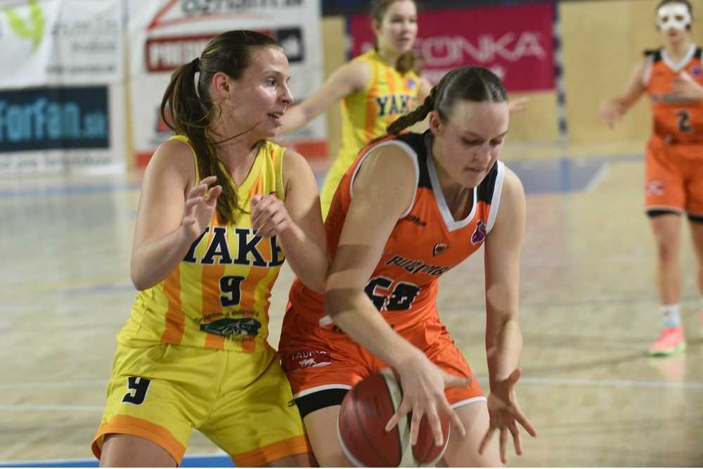 Druhé miesto na turnaji, po prehre s anjelkami 53:66