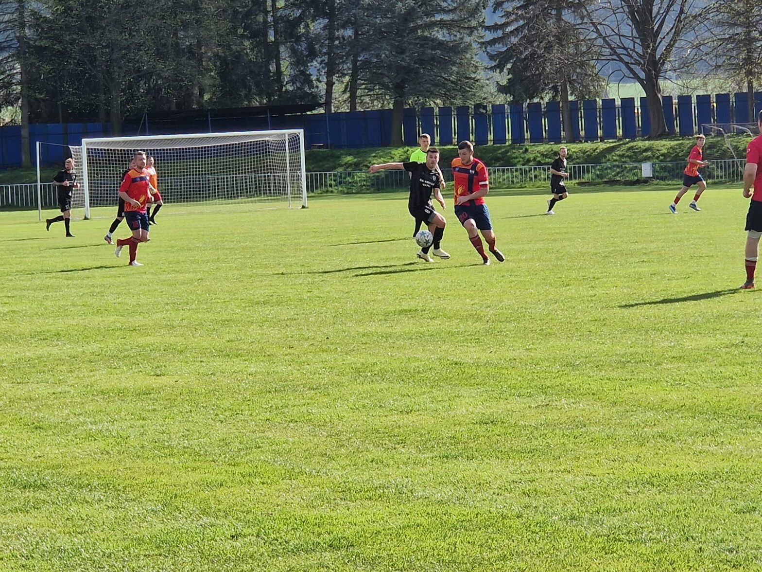 Pokračovali regionálne futbalové súťaže