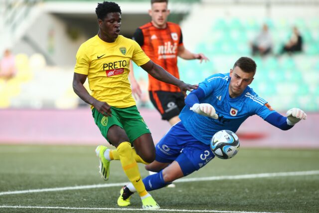 T. Frühwald v Žiline zatiahol oponu