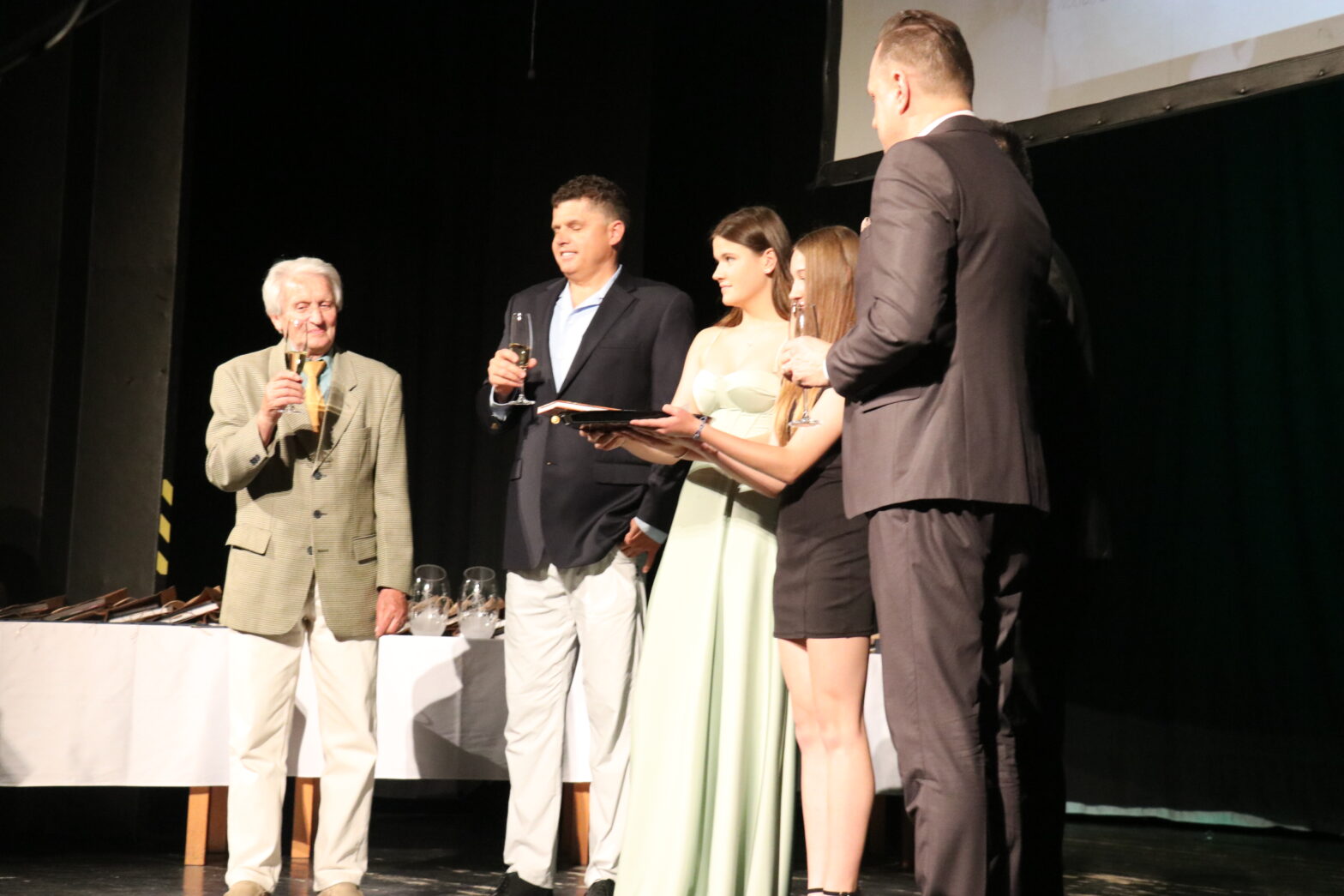 Volejbalové dejiny dal dokopy F. Dian