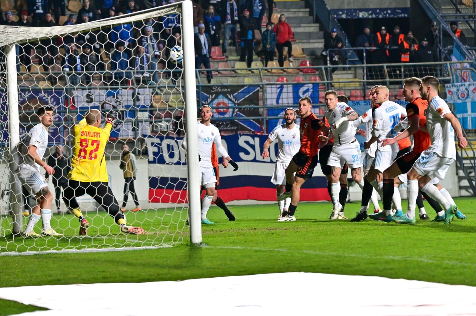 Na záver súboj držiteľov trofejí: Slovan - Ružomberok