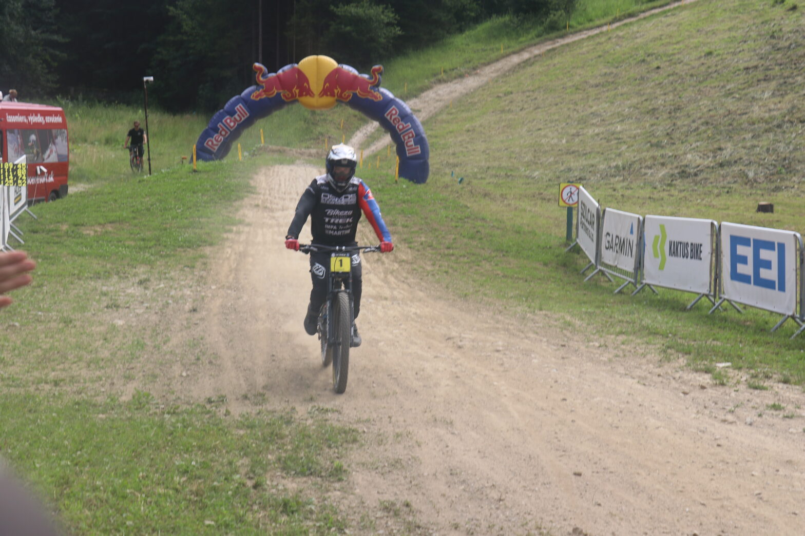 Špičkový zjazd na horských bikeoch na uznávanom ružomberskom kopci
