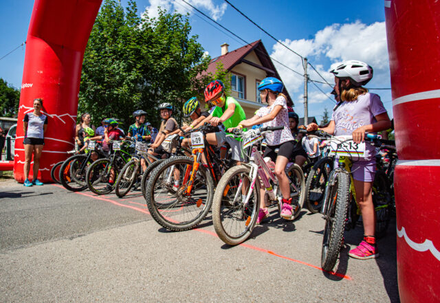 Bikeri v peknom počte ovládli Liptovské Sliače