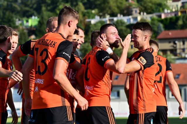 T. Múdry doma ľúbil penaltu a z nej loptu v sieti