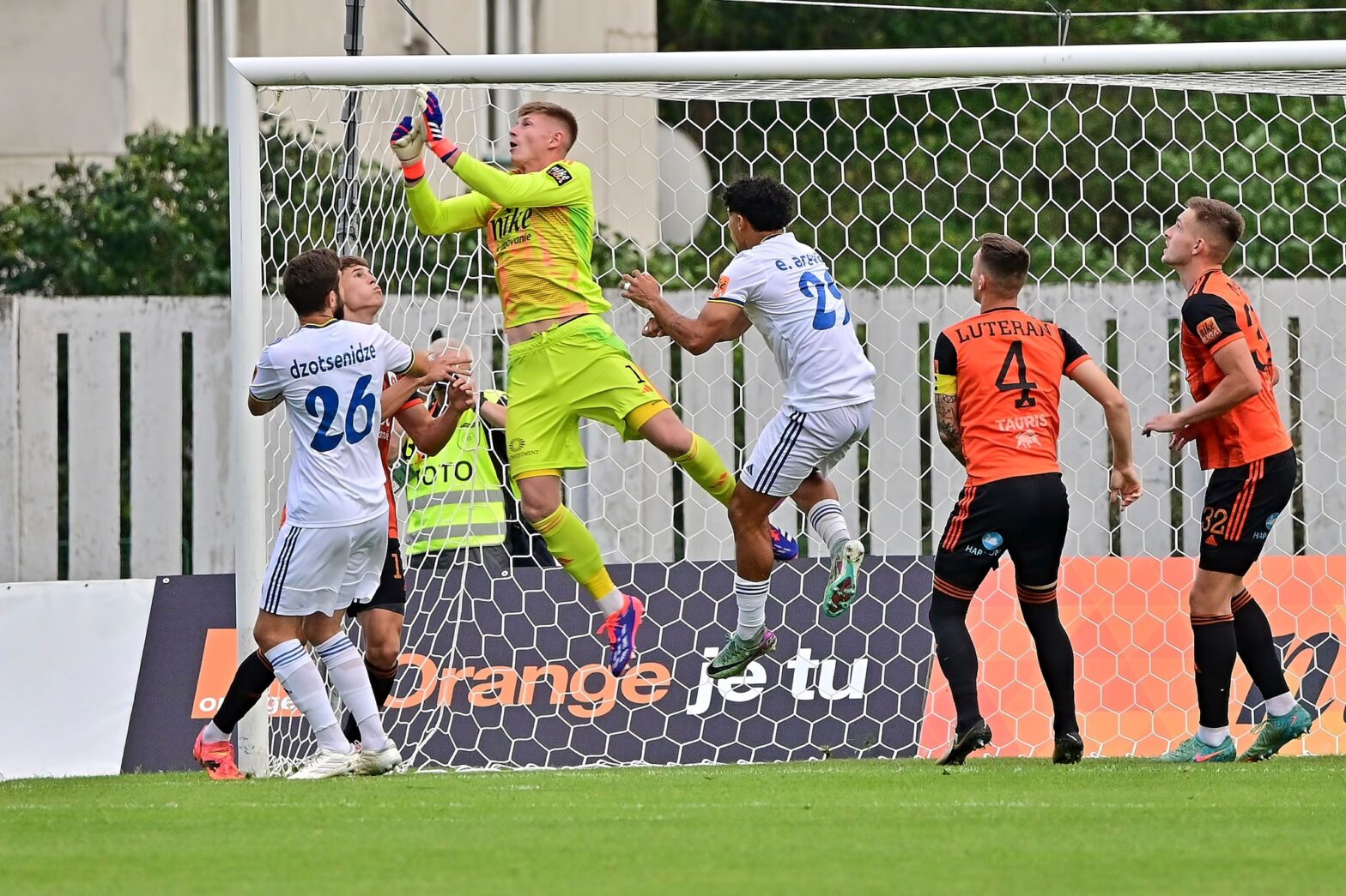 D. Ťapaj bol kritický voči sebe