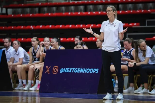 Basketbalová sedemnástka bola zverená T. Gallovej