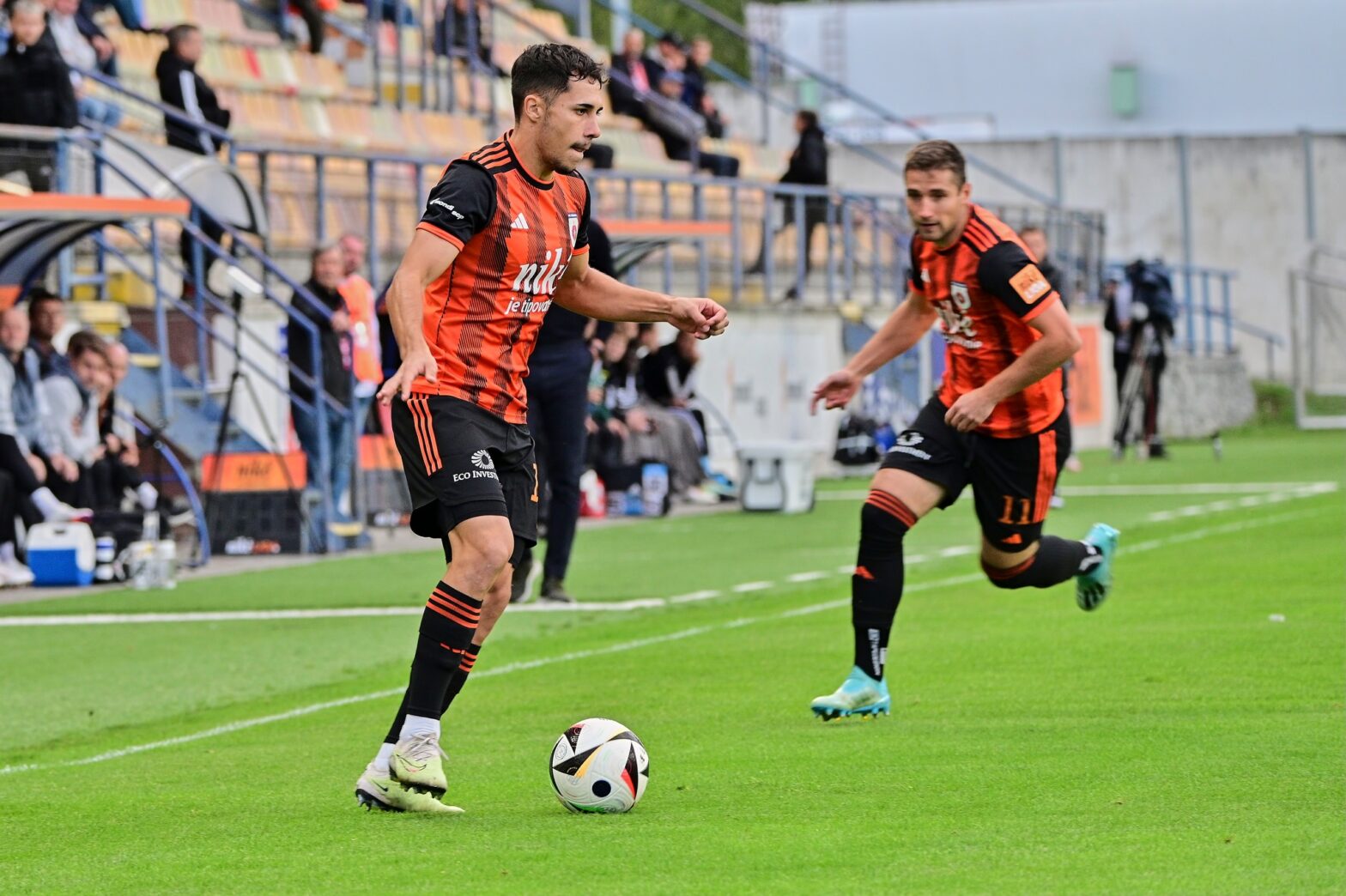 Najprv trošku v defenzíve zabudnutý, potom strojca jedenástky