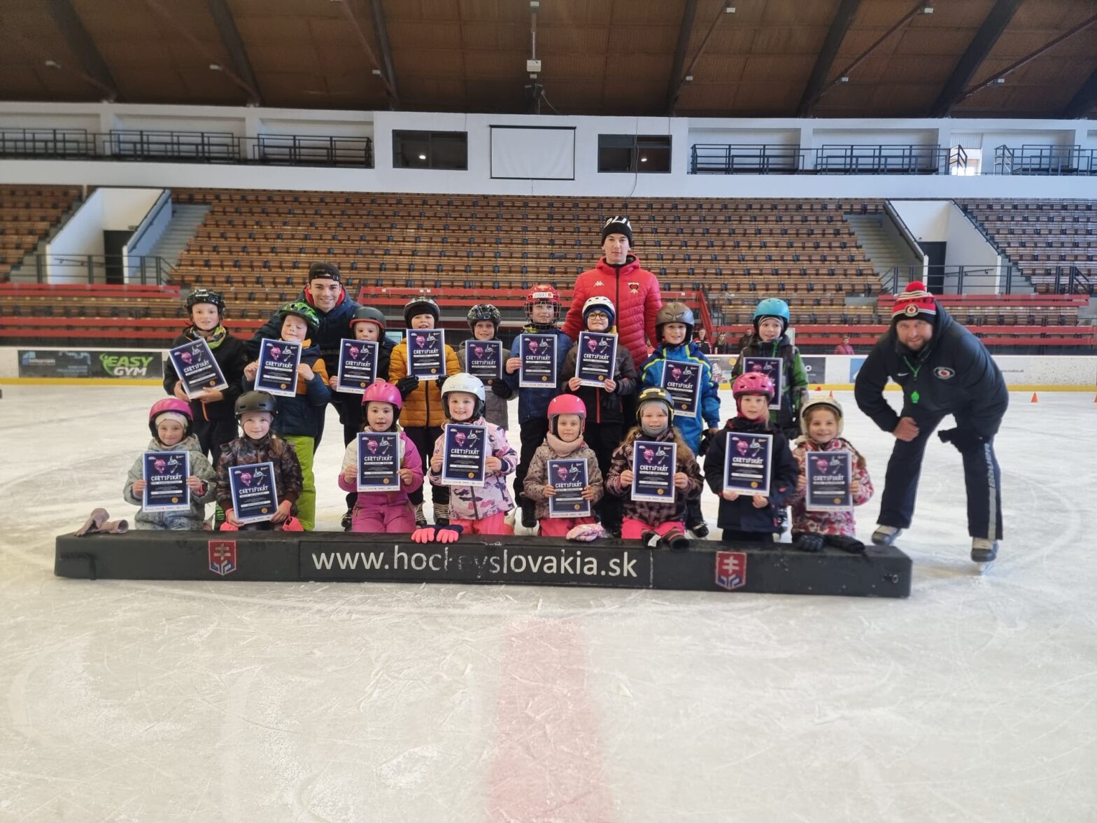 Naučia korčuľovať okolo 750 detí