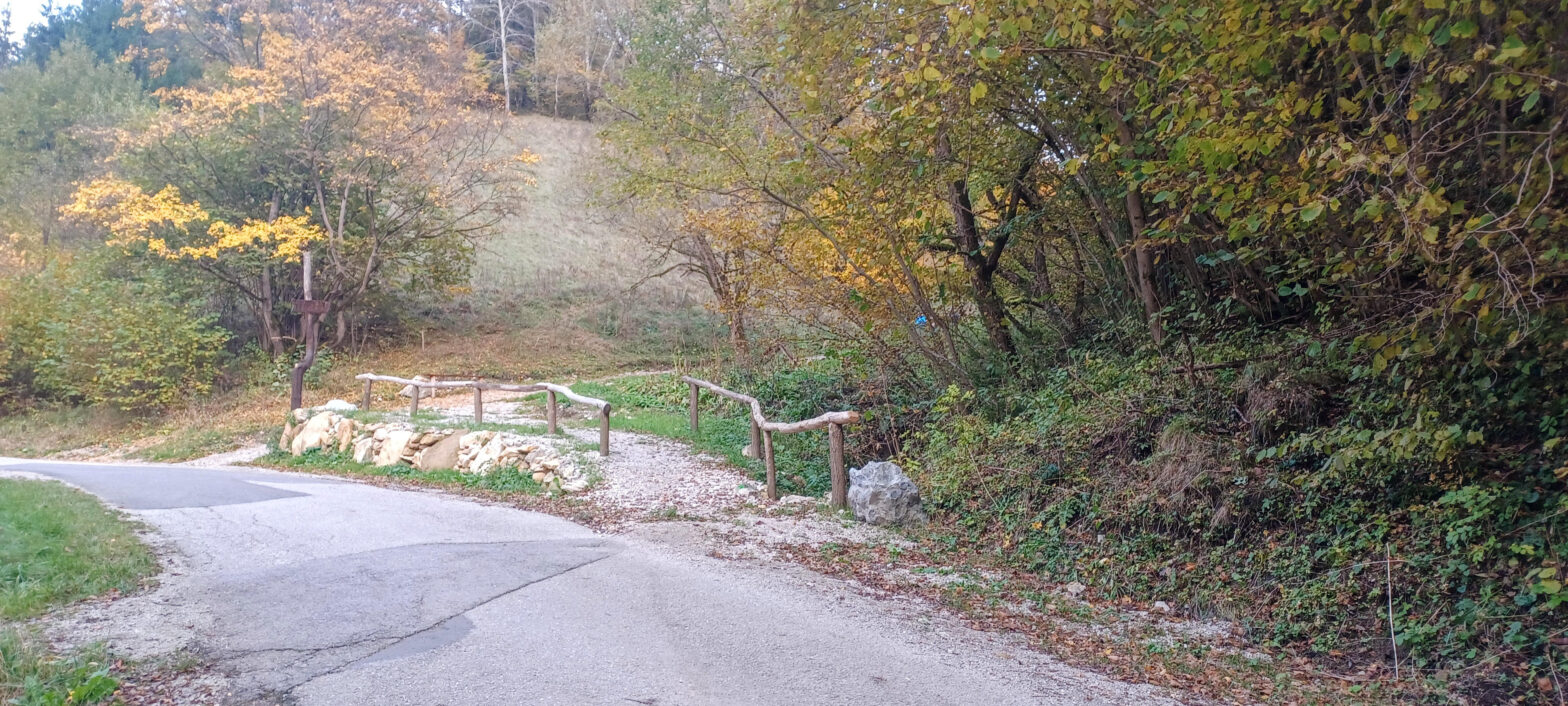 Ózetko mení zanedbaný chodník na Vlkolínec