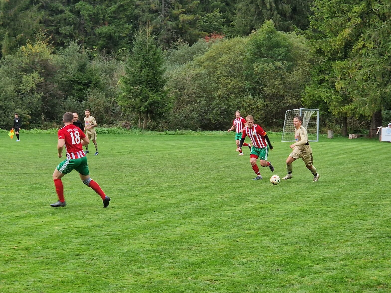 Pokračovali regionálne futbalové súťaže