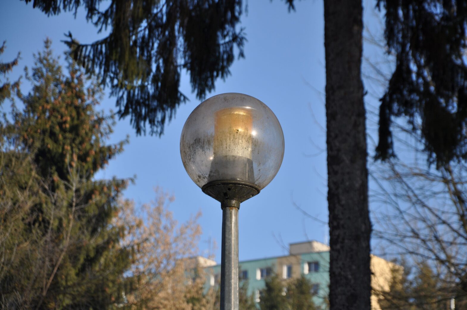 Verejné osvetlenie už funguje v pôvodnom režime