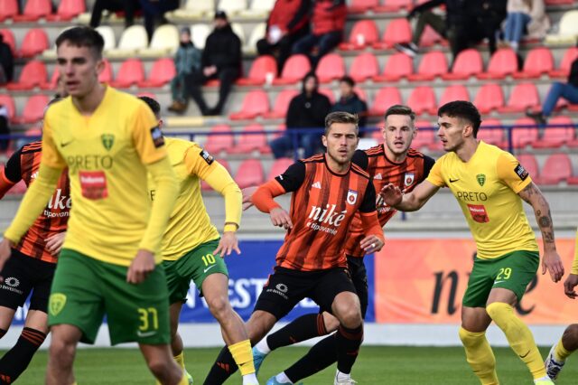 Ruža prvá v tejto sezóne porazila šošonov