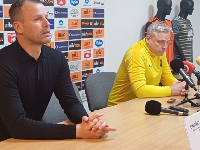 Iskrenie na tlačovke