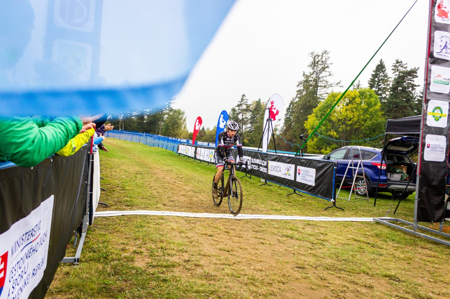 Pódia M. Ulíka medzi eliťákmi a M. Jánošíka v kategórii masters