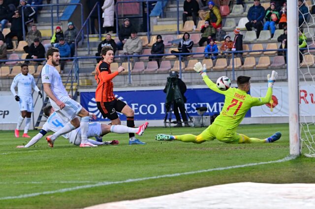 Ani gól do šatne duel nezauzlil