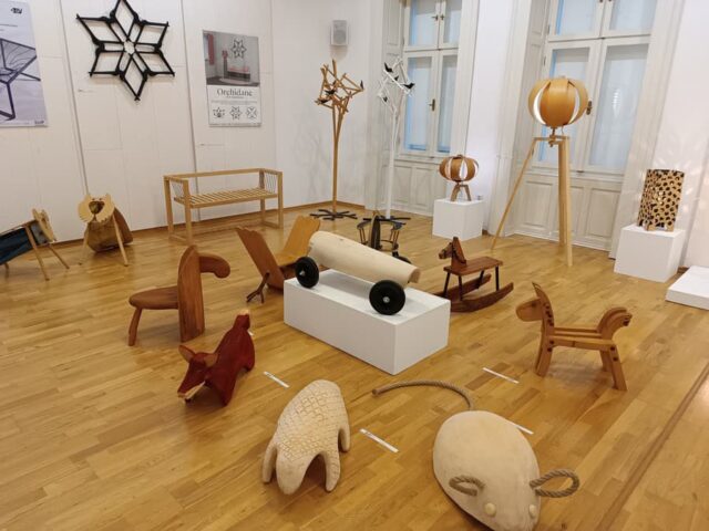 Majstri dizajnu z ŠUP vystavujú pod Pustým hradom