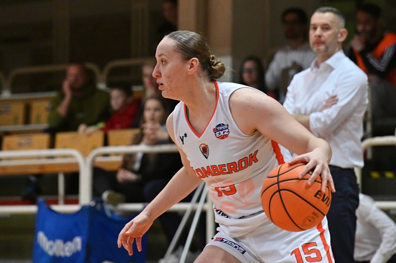 V poslednej chvíli ušli hrobárovi z lopaty