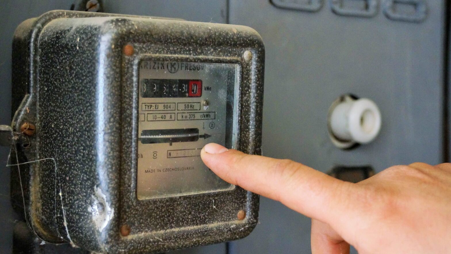 Dajte si pozor na falošných elektrikárov a revíznych technikov