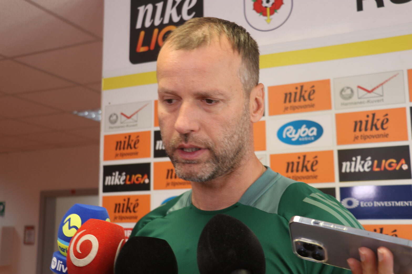 Futbalová Ruža sa zahryzla do prípravného koláča