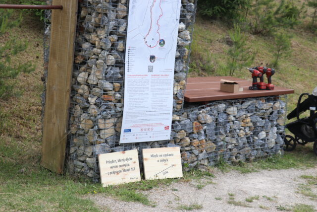 Monďáci skrášľovali Kalváriu