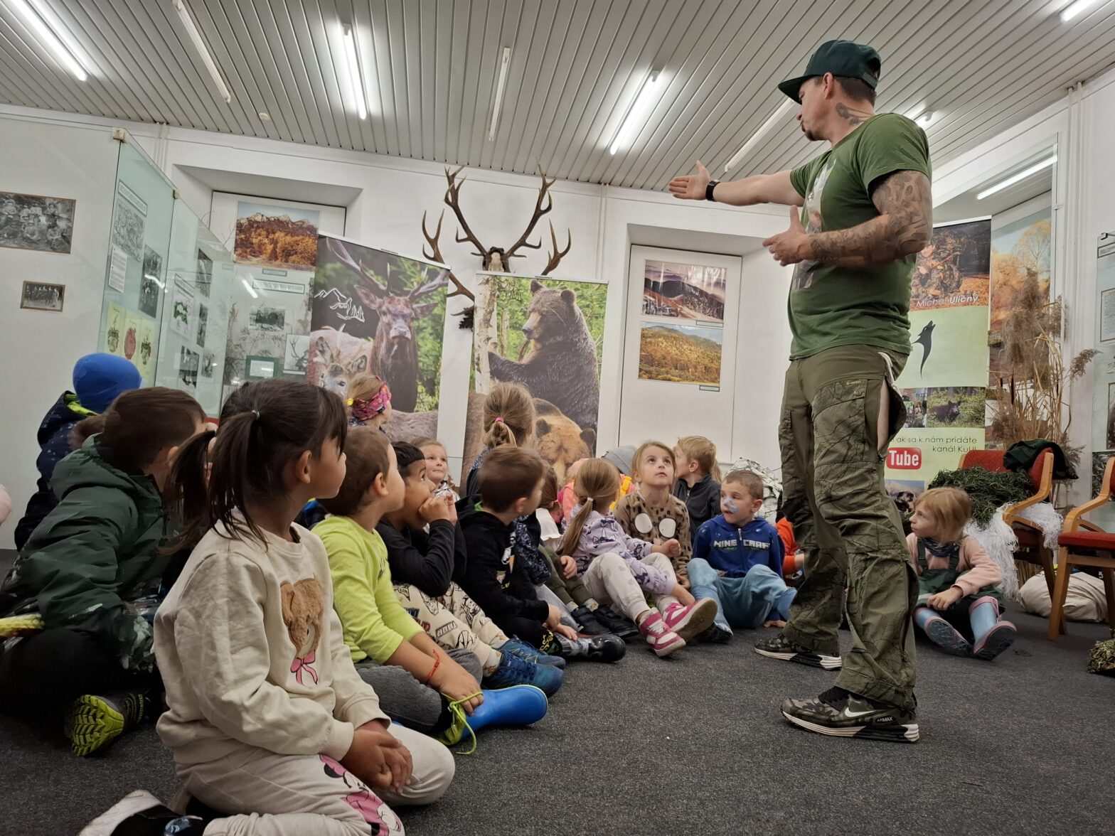 Odkrývanie poľovníckej a lesníckej abecedy v múzeu