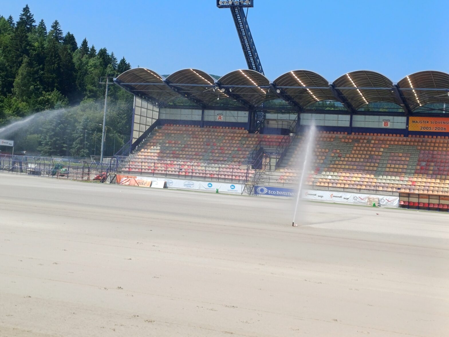 Už prišli na rad semienka trávy