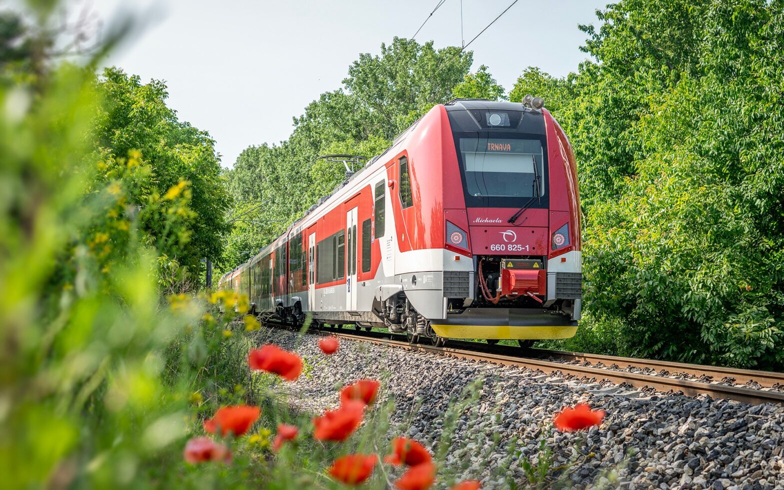 Hromadná osobná doprava prechádza od pondelka na prázdninový režim